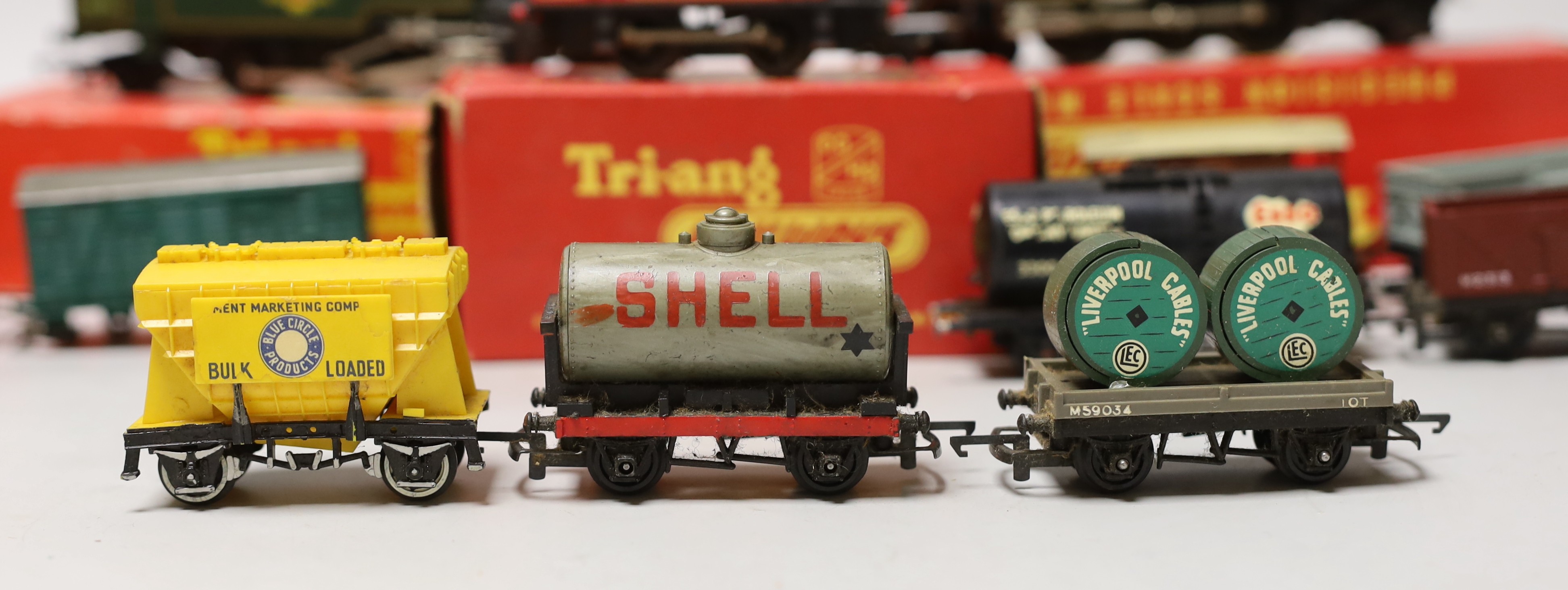 A quantity of Tri-Ang railways